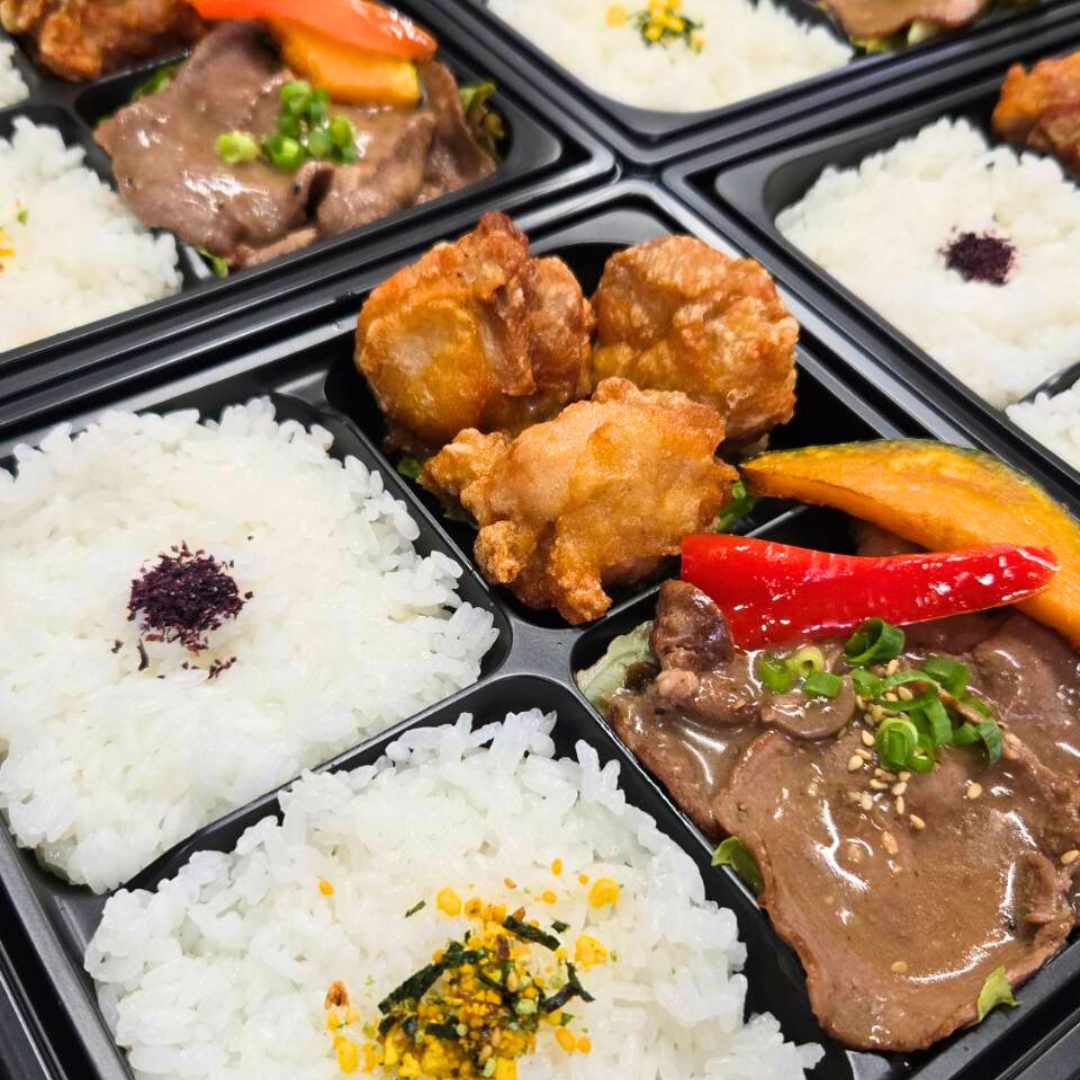 【香川県高松市 宅配事例】企業様の打ち合わせ用に「牛タン＆唐揚げ二種盛り弁当」を15個お届けしました