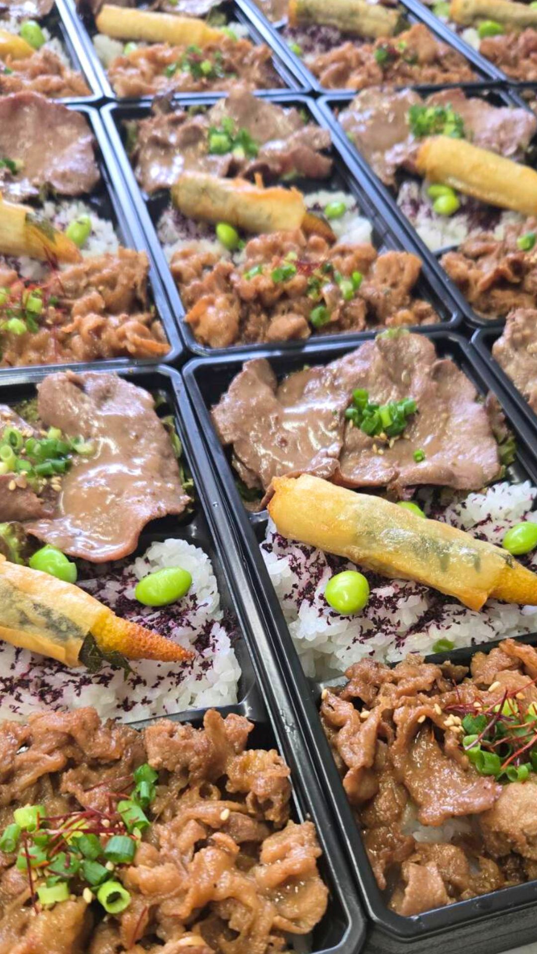 【会議用】「季節の彩り厳選牛タン・カルビ焼肉重」13個を宅配しました｜高松市の仕出し弁当