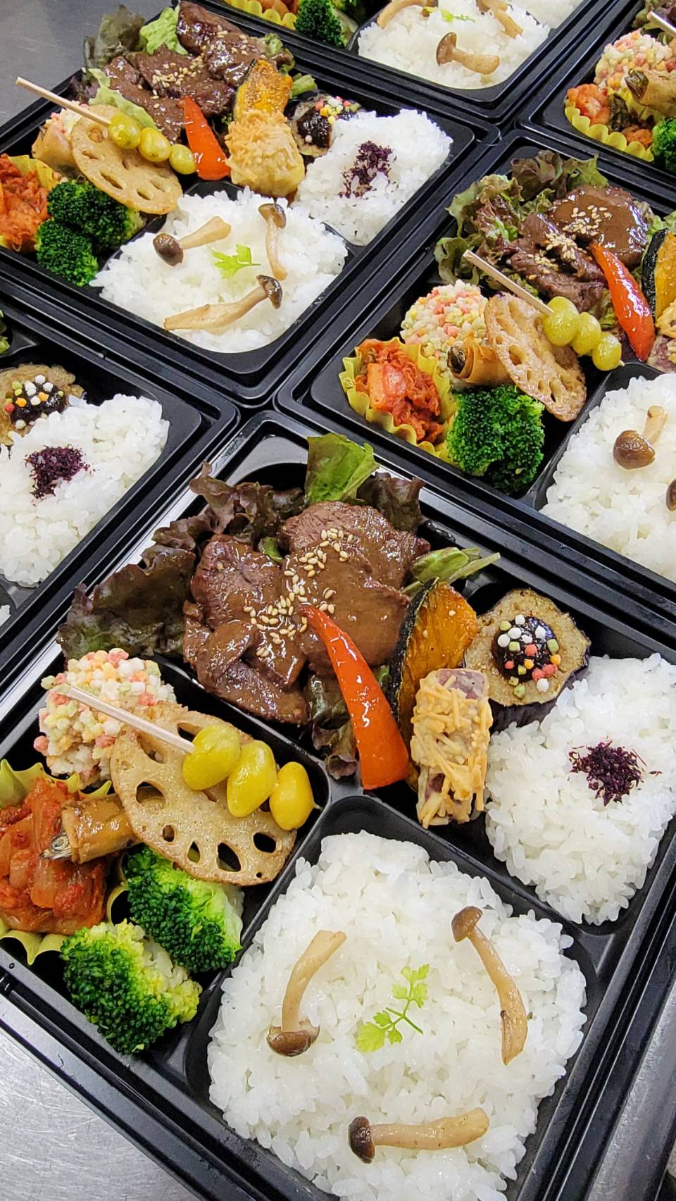 秋の味覚をお届けします。本日より秋限定弁当販売開始！